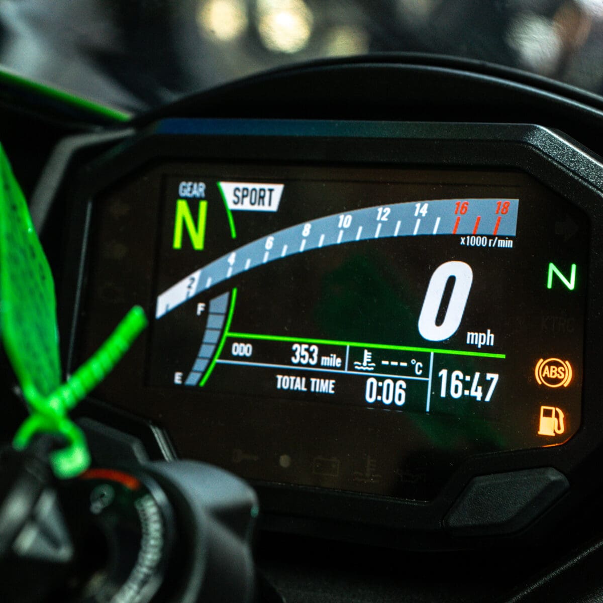 WIN THIS 2024 KAWASAKI ZX-4RR SCREAMER!💰 - Image 8